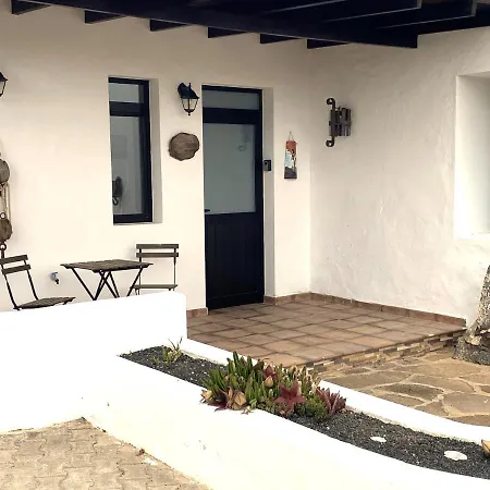 Casa Del Amigo Carmelo منزل ريفي *